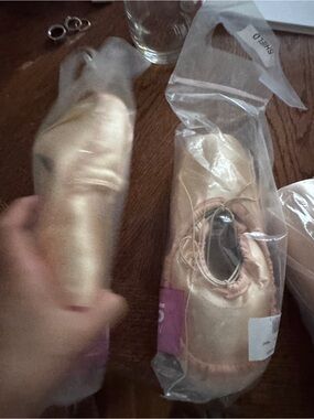 FREED POINTE SHOES 3 1/2 XX